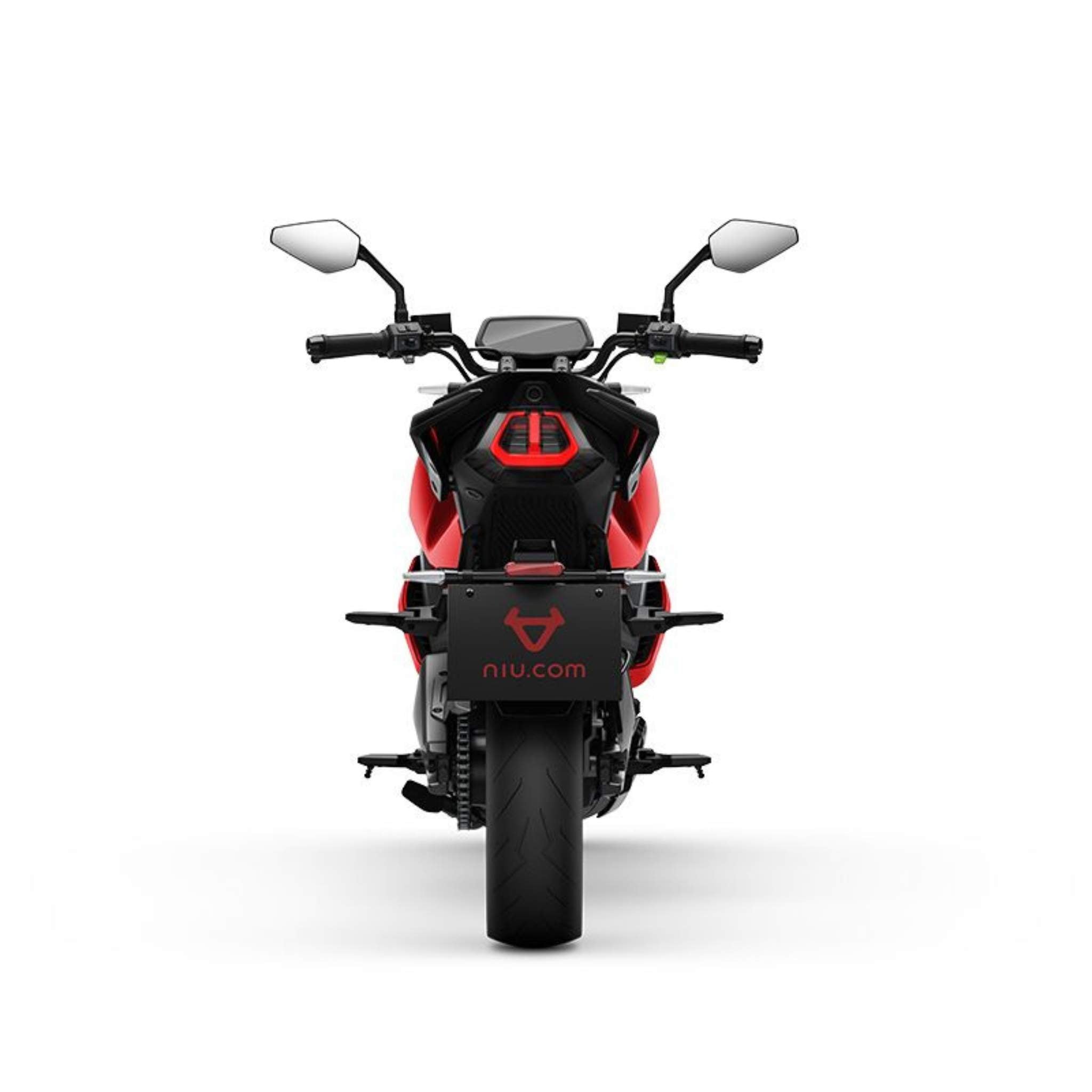 Rückansicht eines rot-schwarzen NIU Elektromotorrad RQI Sport 110 km/h mit Seitenspiegeln, dargestellt auf weißem Hintergrund. Auf dem Nummernschild des Motorrads steht niu.com.