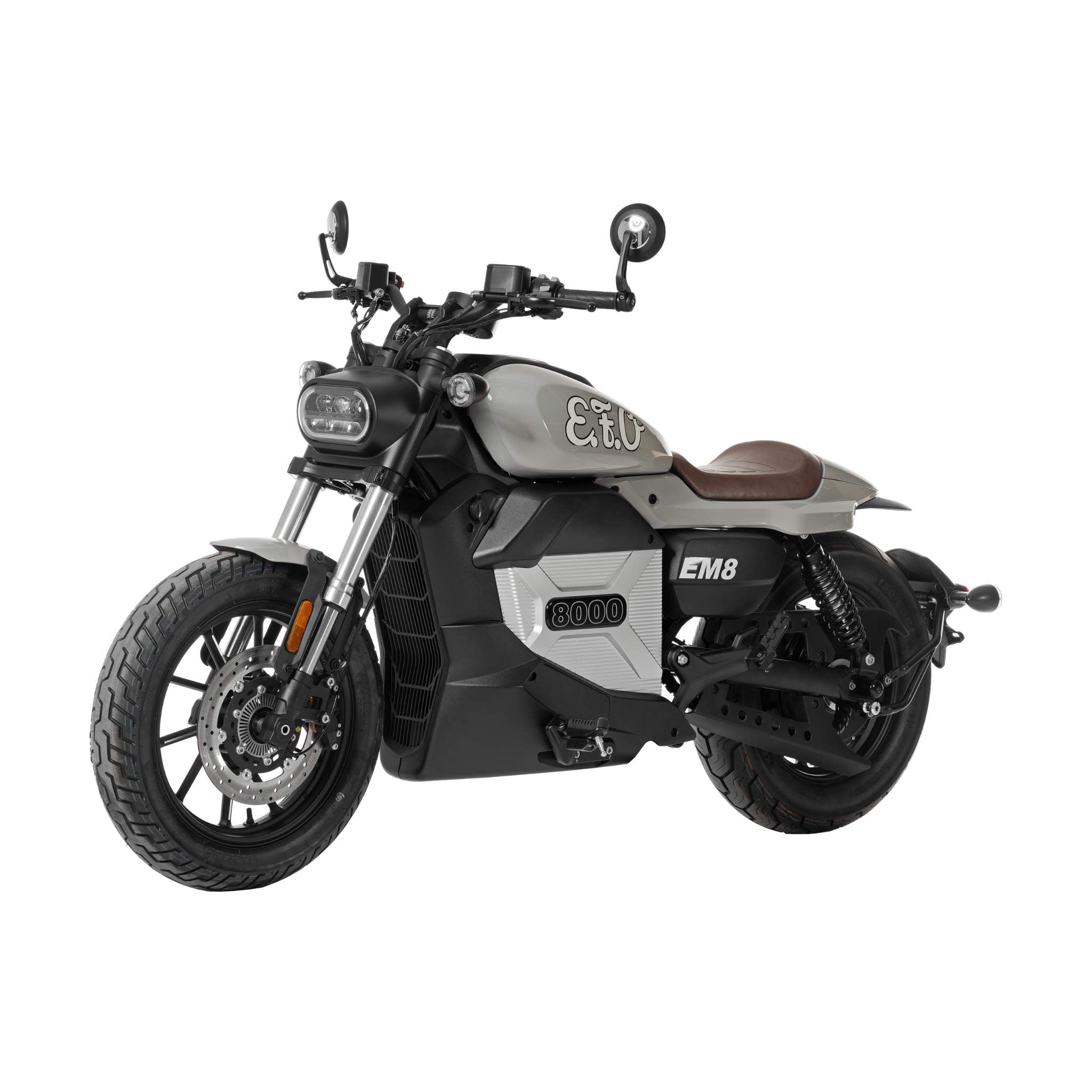 Das E.F.O. Elektro Motorrad EM8 120 km/h - Aktionspreis! hat eine grau-schwarze Karosserie, einen braunen Sitz, einen runden Scheinwerfer und die Aufschriften EM8 und 8000 auf der Seite, die auf einem weißen Hintergrund dargestellt sind.