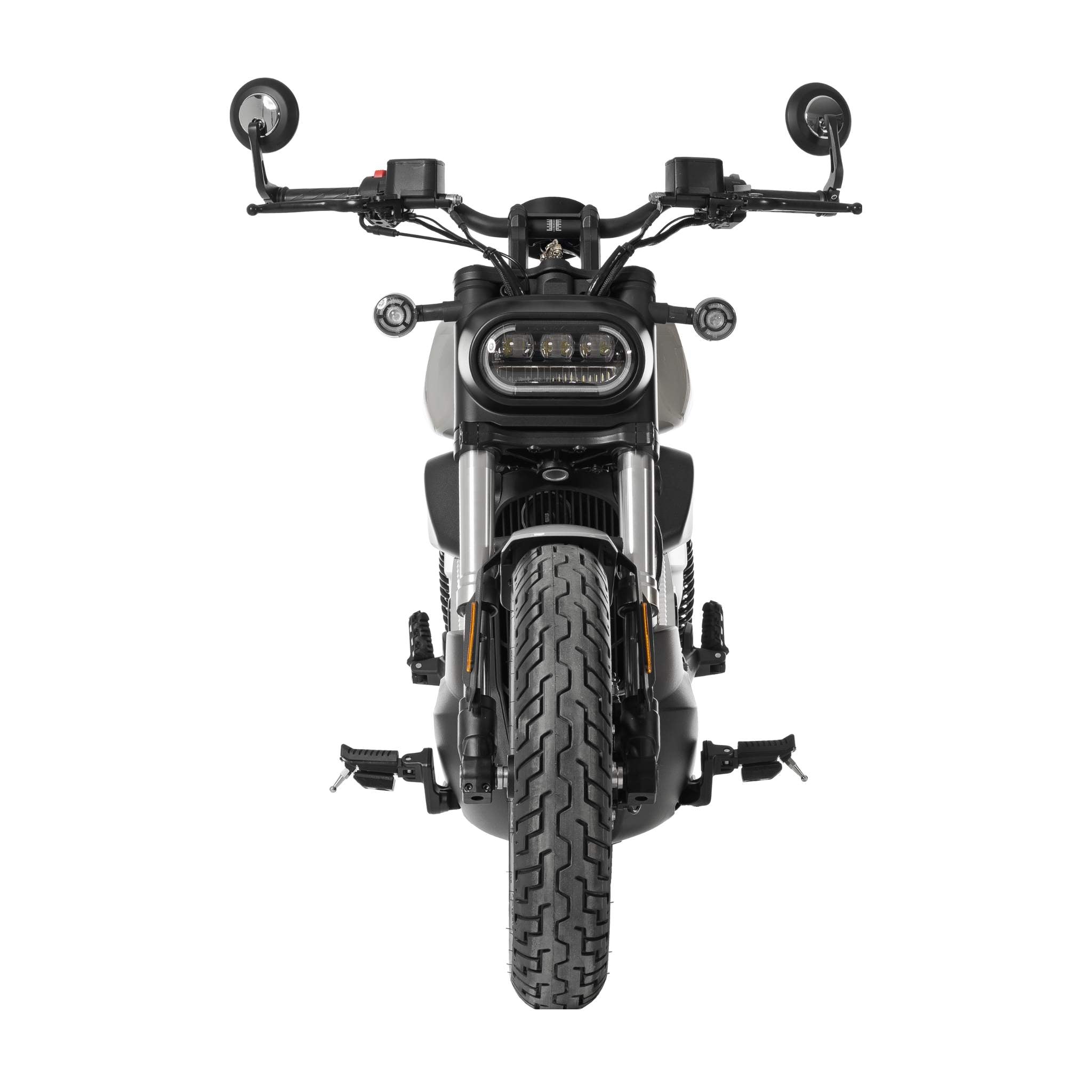 Die Frontansicht des E.F.O. Elektro Motorrad EM8 120 km/h - Aktionspreis! zeigt den breiten Reifen, die runden Spiegel, den ovalen Scheinwerfer und den Lenker vor weißem Hintergrund. Für dieses E.F.O.-Modell kann eine Umweltprämie erhältlich sein.