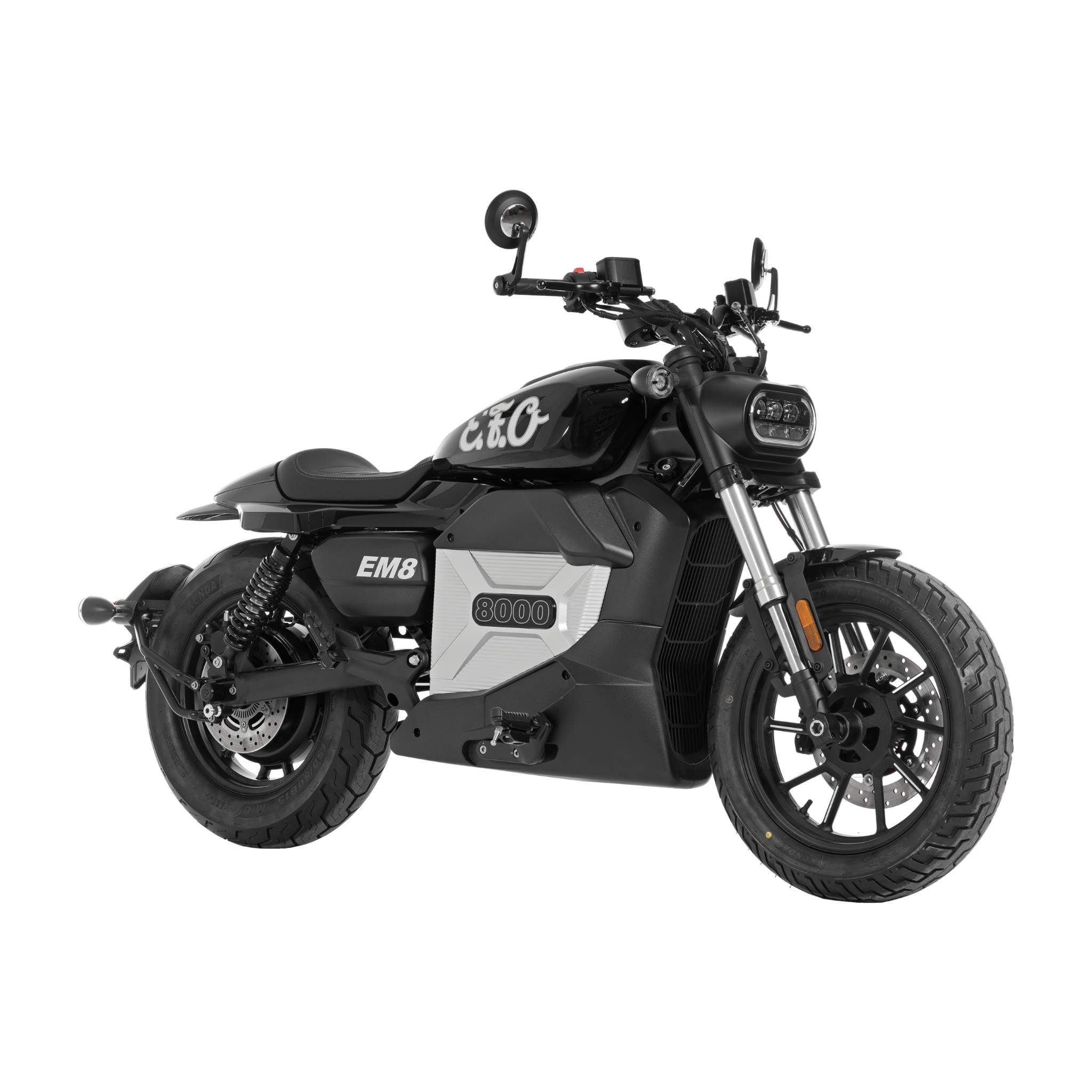 Das schwarz-silberne E.F.O. Elektro Motorrad EM8 (120 km/h - Aktionspreis!) hat dicke Reifen, eine sichtbare Federung und ein modernes Design. Auf weißem Grund ist es perfekt für stilbewusste Fahrer, die einen Umweltprämienvorteil suchen.