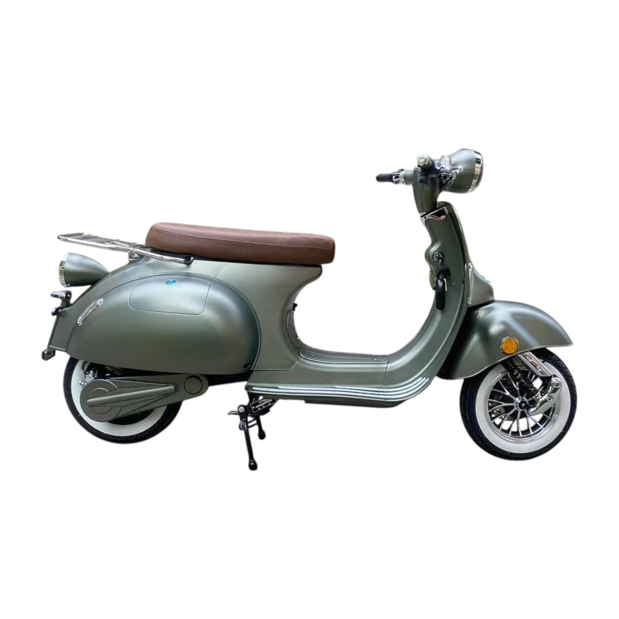 Der City Twister Elektroroller: CityTwister 8.0 RETRO 45 km/h-Das Original!- zeigt sich im Vintage-Design in Olivgrün mit braunem Sitz, Chrom-Akzenten und weißwandigen Reifen, im Profil auf weißem Hintergrund abgebildet.