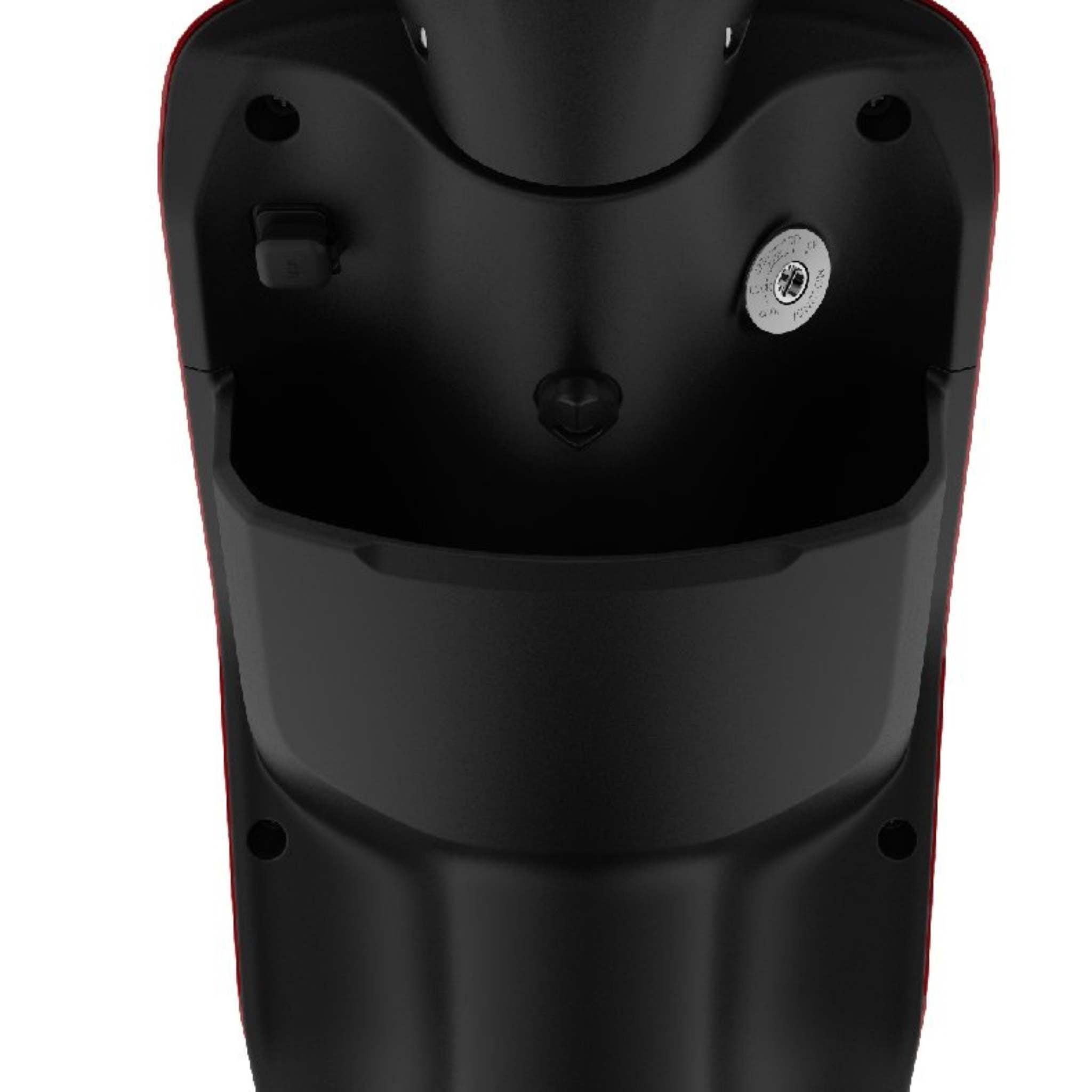 Nahaufnahme der Vorderseite des Super Soco E-Roller CUx Pro, die den Zündschlitz, den Ladeanschluss und einen kleinen Stauraum in seinem eleganten schwarzen Design zeigt - ideal für umweltfreundliche Mobilität.