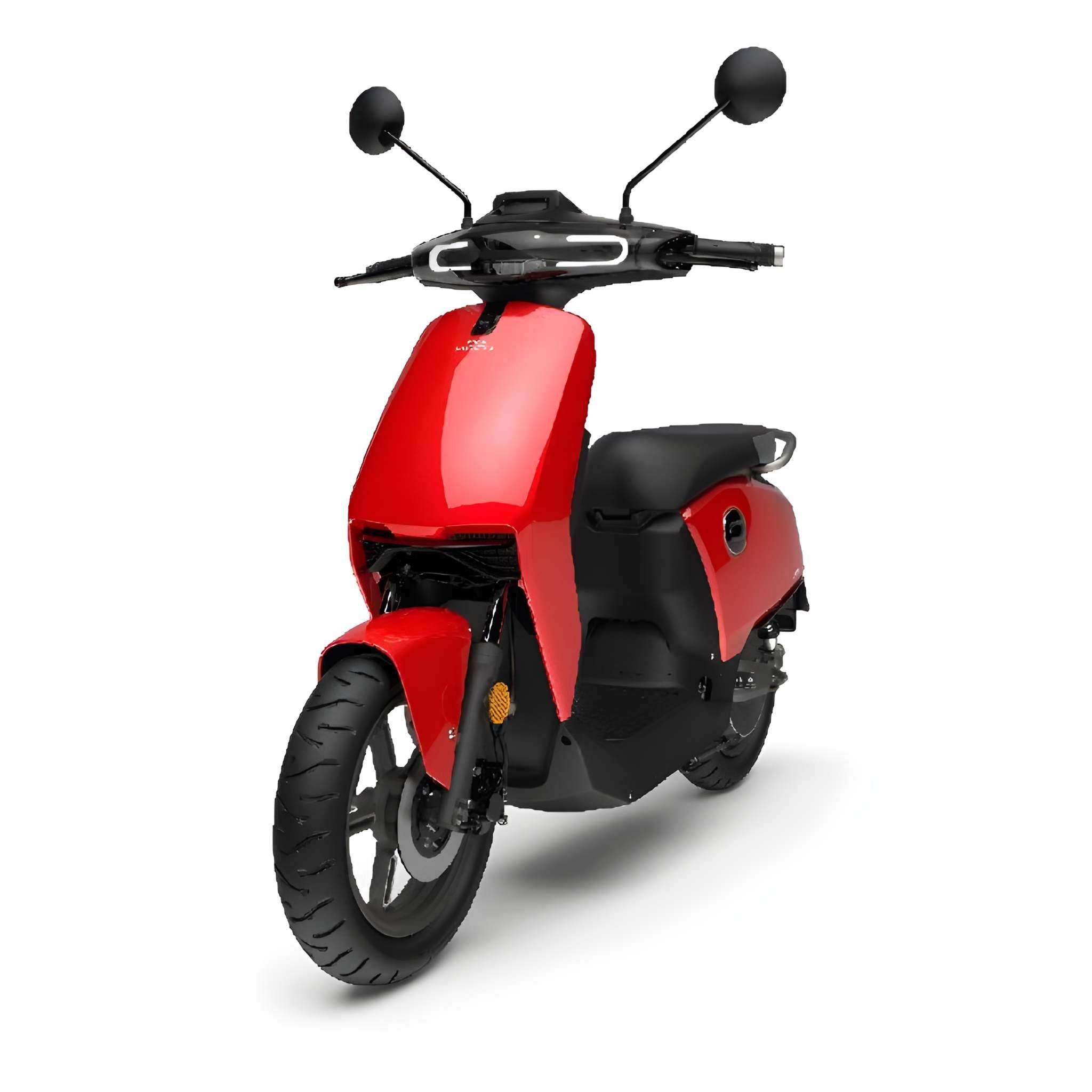 Der Super Soco CUx Pro Elektroroller ist ein moderner, roter E-Roller mit schwarzen Akzenten und Spiegeln - aus Front-Links-Perspektive auf weißem Hintergrund, ein stilvolles Beispiel für umweltfreundliche Bosch-Power-Mobilität.