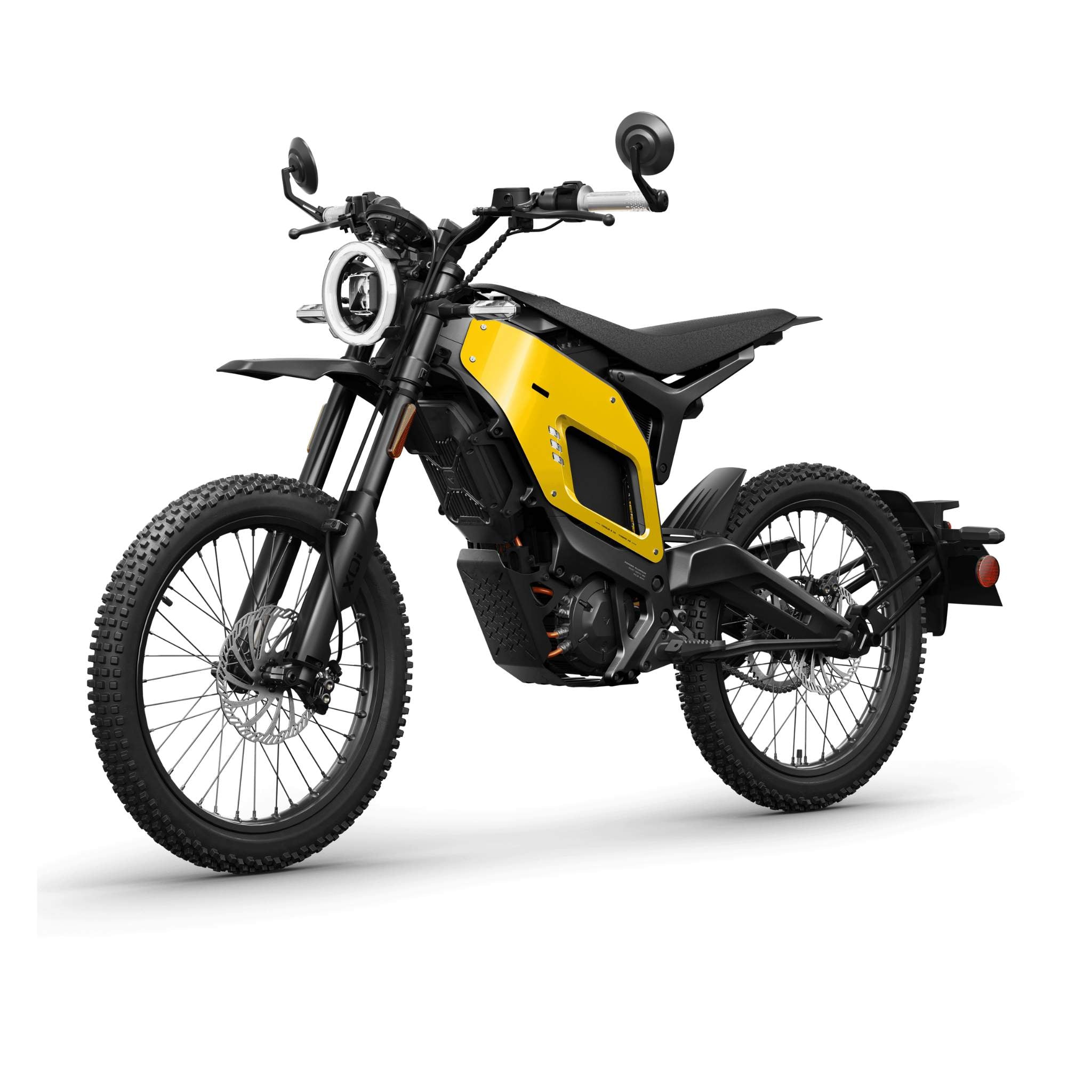 Das NIU XQi3 Enduro Dirtbike Cross Motorrad 45 km/h von NIU hat ein modernes gelbes und schwarzes Design, Offroad-Reifen, einen runden Scheinwerfer und einen minimalistischen Stil, fotografiert auf einem weißen Hintergrund.