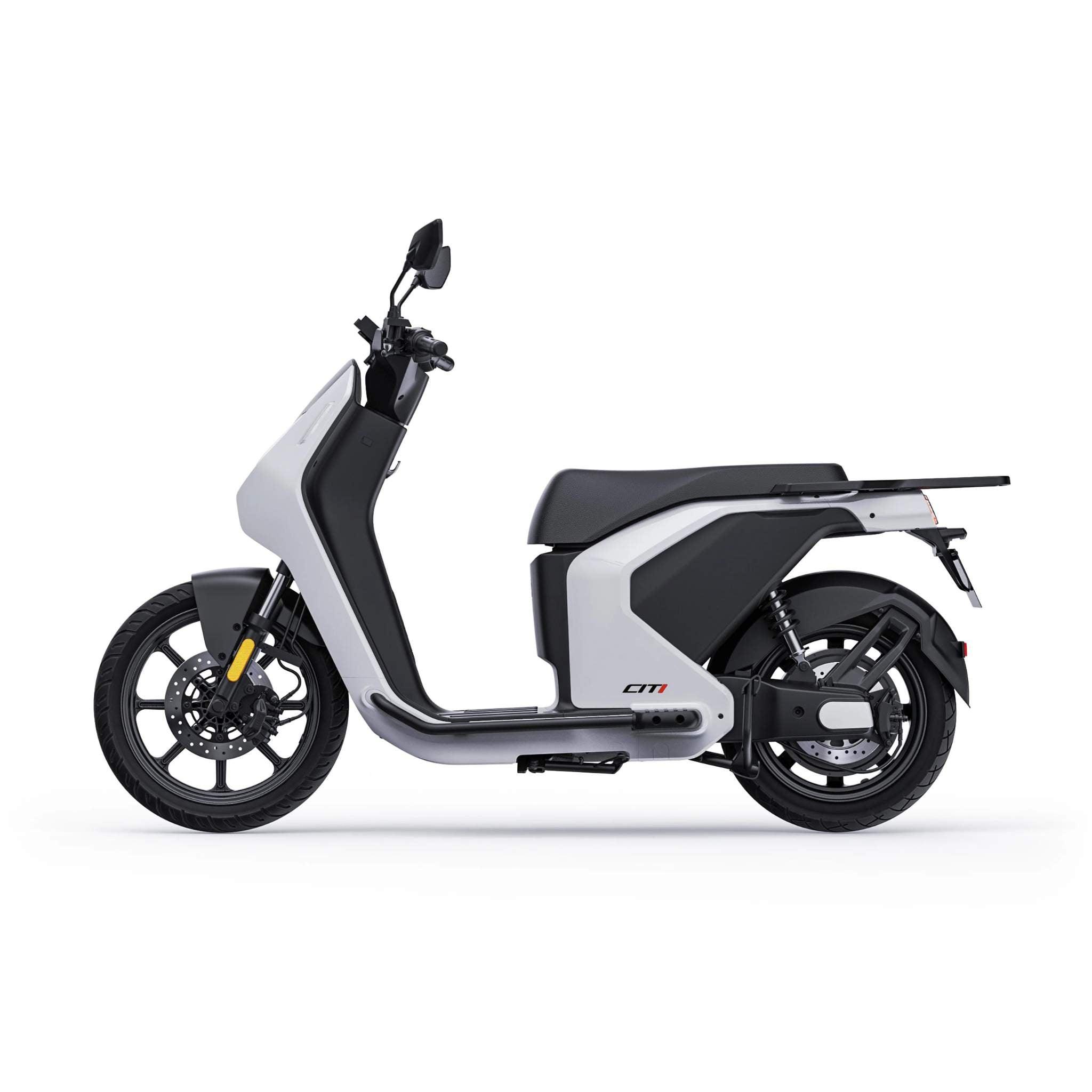Der VMOTO E-Roller E-Scooter Motorroller Citi 45 km/h ist ein stilvoller, minimalistischer Elektroroller mit schwarzem Sitz, grau/schwarzer Karosserie, großen Rädern und einem austauschbaren Akku - ideal für urbane Mobilität. Abgebildet im Profil auf weißem Hintergrund.