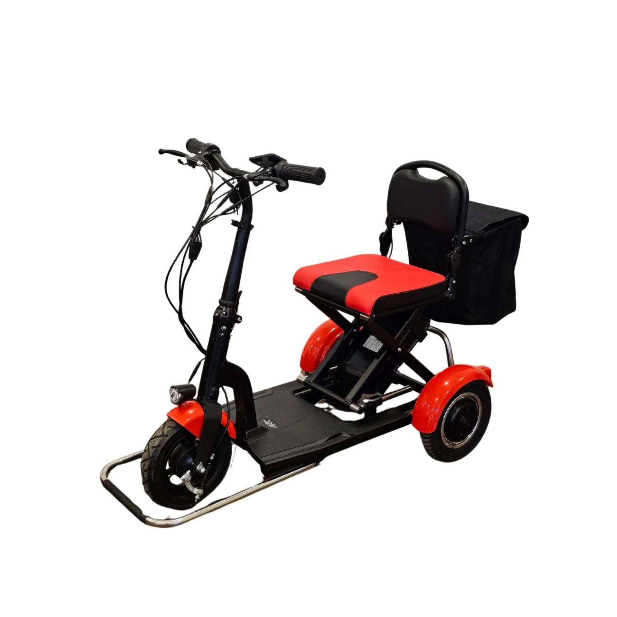 Ein SONS OF ELECTRICITY Seniorenmobil / Mobilitätshilfe Mobot PRO 10,5 Ah 3Rad in rot und schwarz mit gepolstertem Sitz, Rückenlehne, Lenker und Hecktasche, faltbar, abgebildet auf weißem Hintergrund.