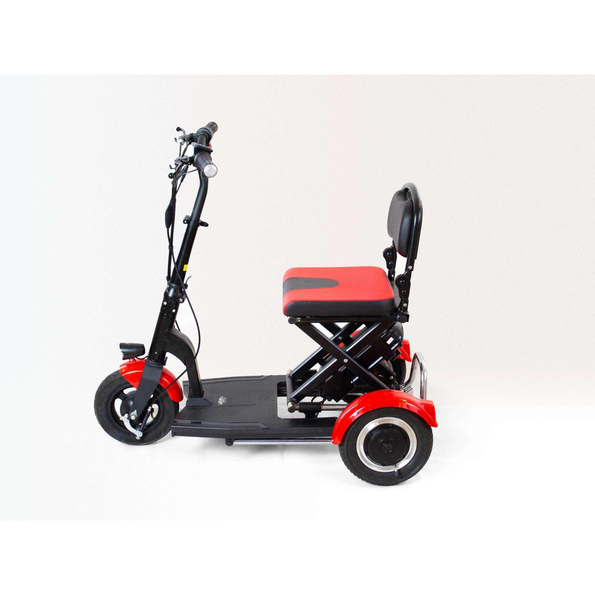 Das SONS OF ELECTRICITY Seniorenmobil / Mobilitätshilfe Mobot PRO 10,5 Ah 3Rad, abgebildet in den Farben Rot und Schwarz mit gepolstertem Sitz, Rückenlehne, Lenker und stabilem, faltbarem Rahmen, ist im Profil vor einem schlichten weißen Hintergrund dargestellt.