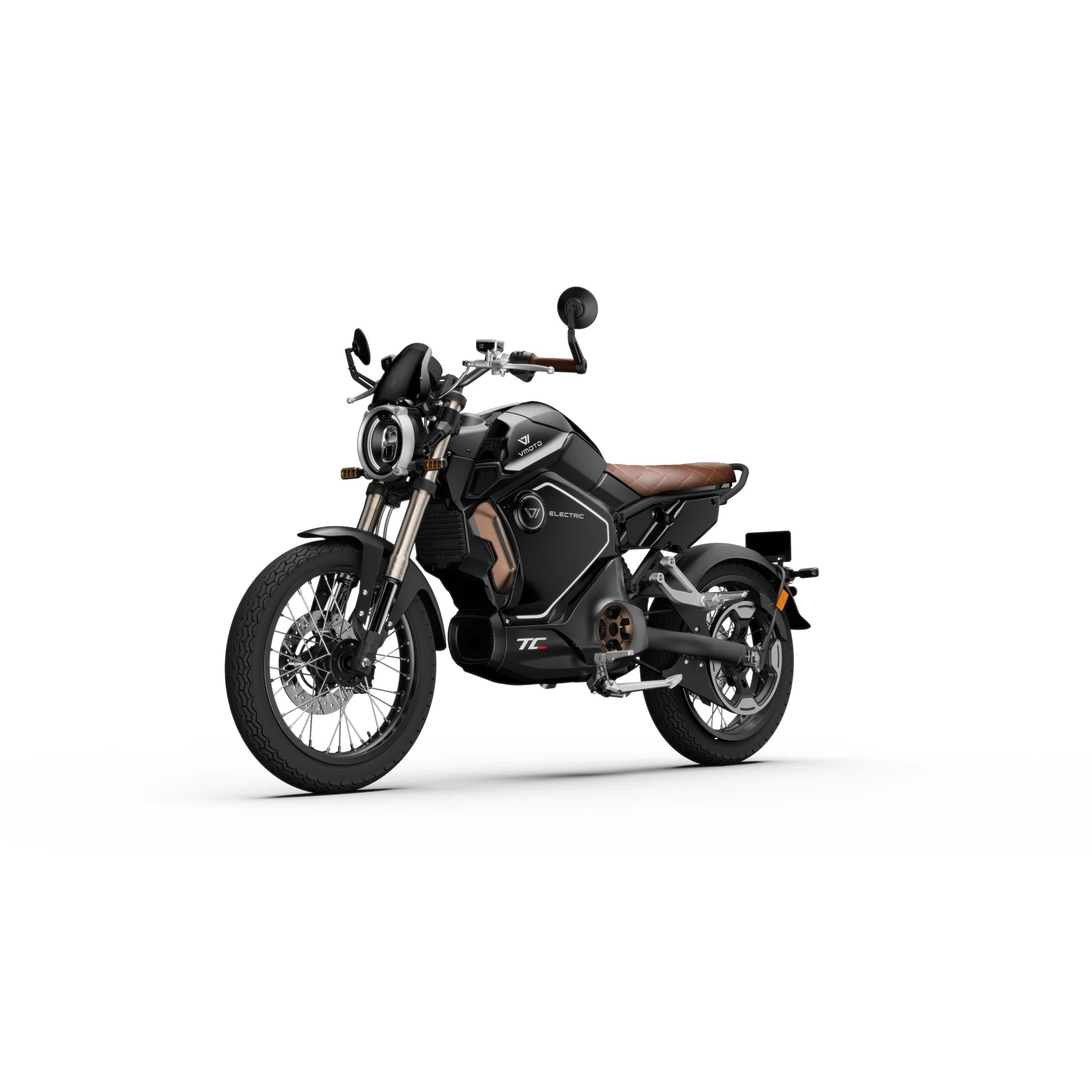 Das E-Motorrad SUPER SOCO TC MAX 95 km/h von Super Soco verbindet Retro-Flair mit moderner Technik und besticht durch einen schwarzen Rahmen, einen braunen Ledersitz, einen runden Scheinwerfer und Speichenräder – abgebildet vor weißem Hintergrund.