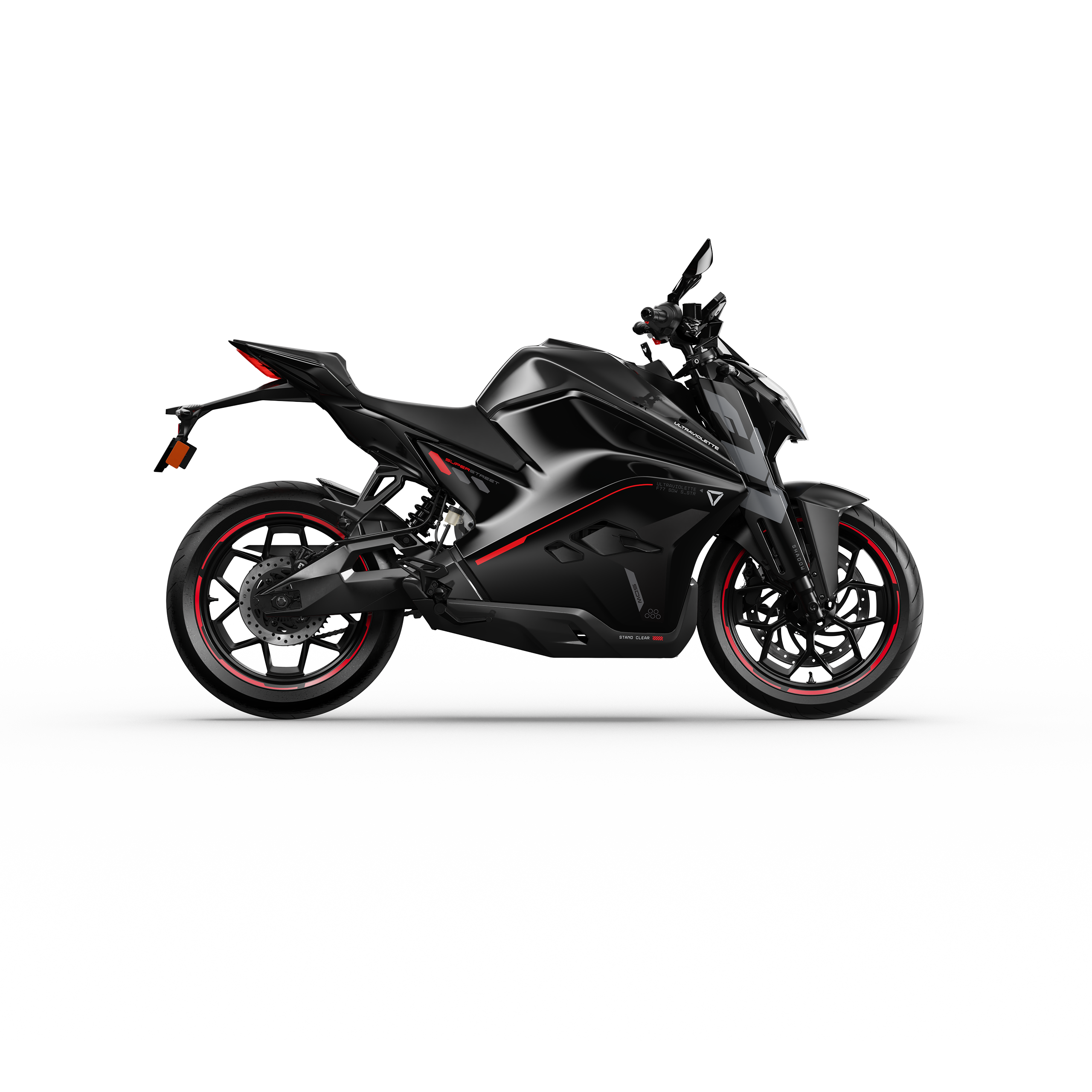 Die Ultraviolette F77 Superstreet Recon, ein schnittiges, schwarzes, sportliches Elektromotorrad von Ultraviolette mit roten Akzenten, wird seitlich vor einem weißen Hintergrund gezeigt, um ihr modernes, aerodynamisches Design und ihre aggressive Haltung zu unterstreichen.