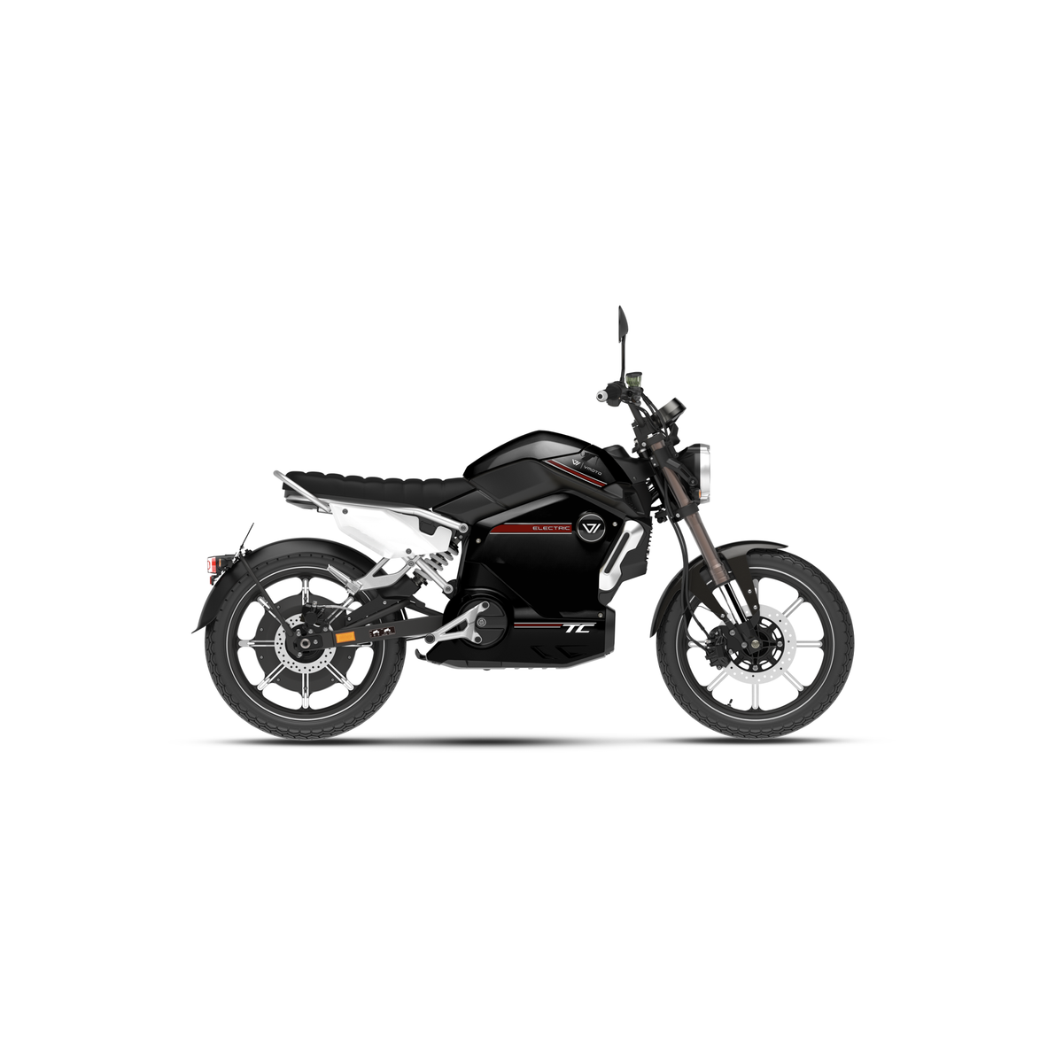 Der VMOTO TC 72V Elektroroller im Café-Racer-Design von VMOTO, abgebildet in der Seitenansicht auf Weiß, zeichnet sich durch einen modernen schwarz-silbernen Look mit Sitz im Retro-Stil, großen Rädern, minimalistischen Details und einem herausnehmbaren Akku für Komfort aus.