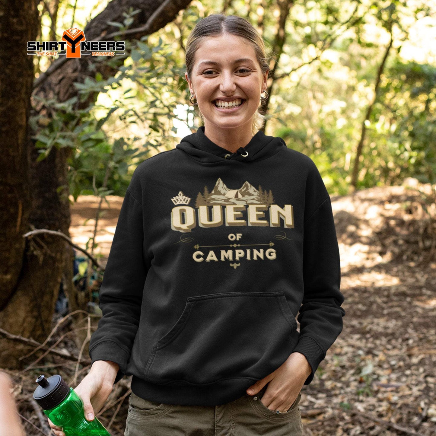 QUEEN OF CAMPING - Premium Bio Damen Hoodie Kapuzenpullover