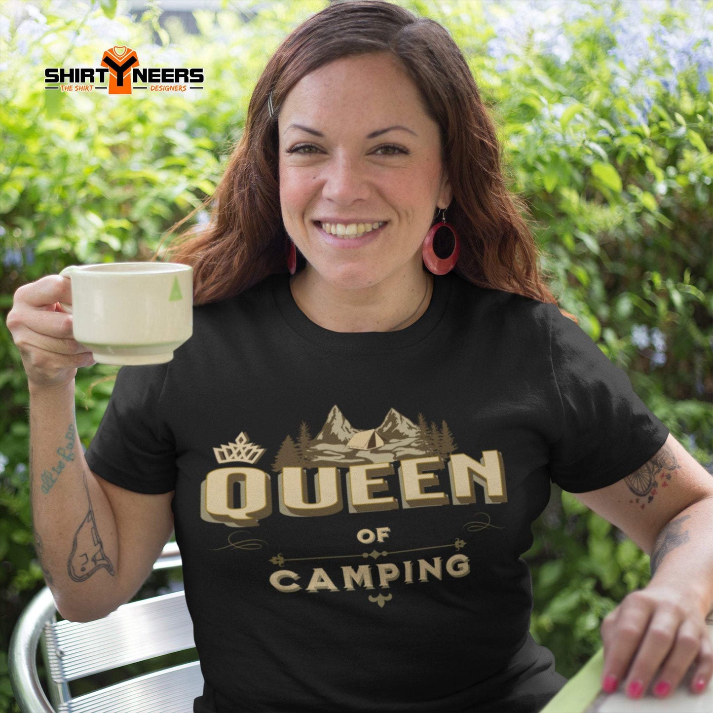 QUEEN OF CAMPING - Premium Bio Damen Kurzarm T-Shirt