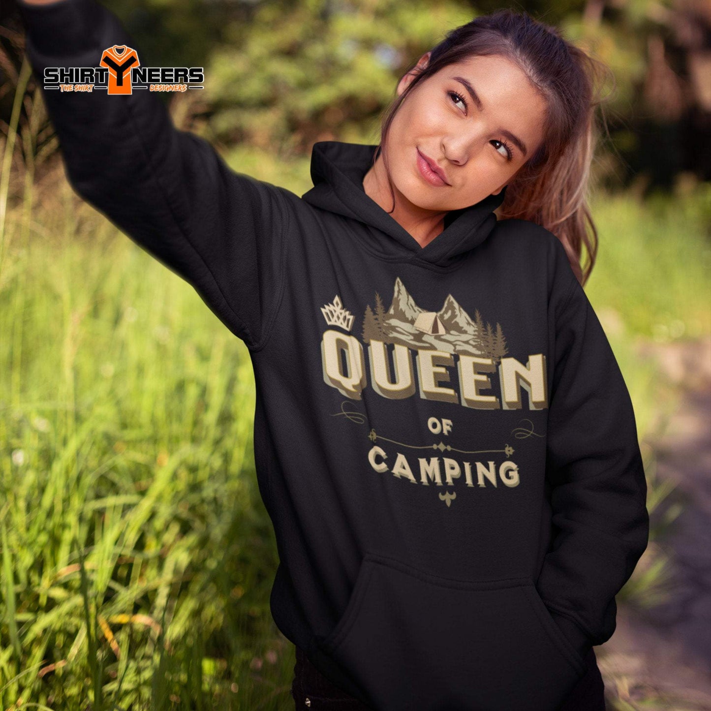 QUEEN OF CAMPING - Premium Damen Kapuzenpullover Hoodie