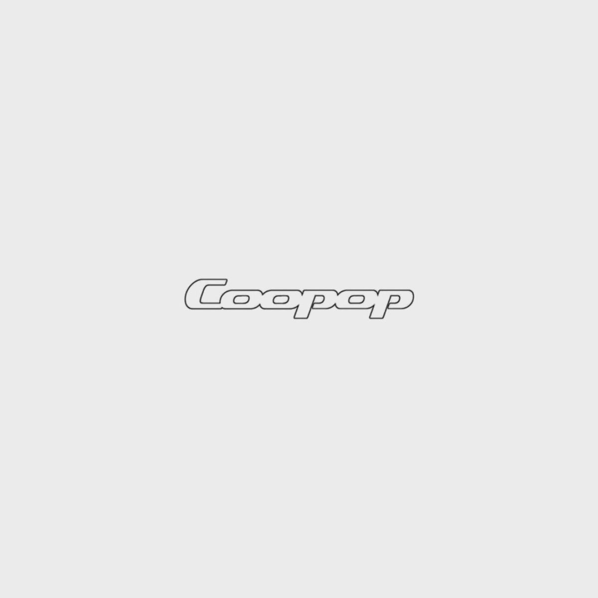 Das Wort Coopop, geschrieben in einer stilisierten Schriftart mit Konturen.