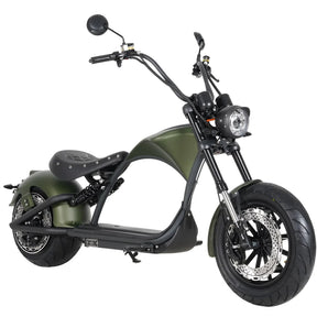Ein mattgrüner Mangosteen M1P Citycoco E-Chopper | 30-Ah-Akku, 45 km/h | MODELL 26 von Mangosteen ist vor einem weißen Hintergrund abgebildet. Mit seinen breiten Reifen, dem schwarzen Lenker, dem runden Scheinwerfer und dem niedrigen, breiten Sitz wird dieser stilvolle E-Scooter von einem robusten 2000-Watt-Motor angetrieben und ist mit einem zuverlässigen Lithium-Ionen-Akku ausgestattet – eine perfekte Kombination aus Leistung und urbanem Flair.