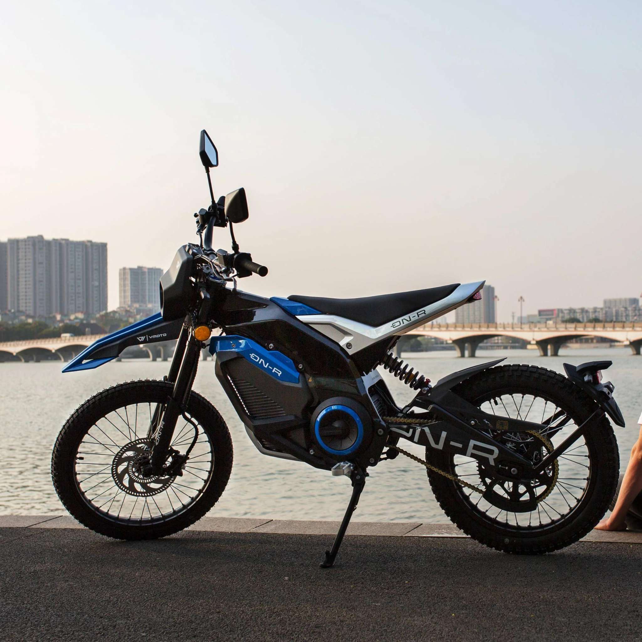 E-Enduro E-Motorrad Dirtbike VMOTO ON-R 45Km/h (Lieferbar ab ca. 29.06.2024, Vorbestellung möglich)