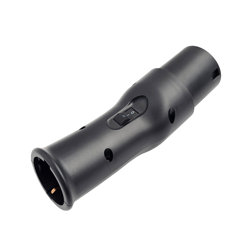 Der VMOTO TYP2 Adapter für Schuko Stecker ist eine zuverlässige Ladelösung für dein Elektro Motorrad, E-Chopper, E-Roller oder E-Scooter. Kompaktes schwarzes Design mit integriertem Ein/Aus-Schalter - passend für europäische Steckdosen.