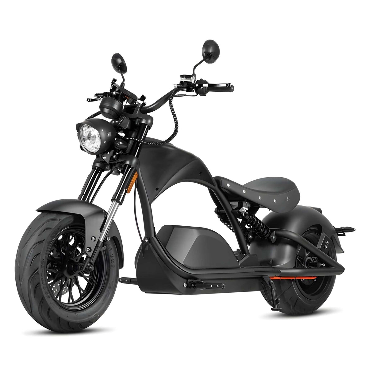 Mattschwarzer Mangosteen E-Chopper, Modell M1PS, mit einer Höchstgeschwindigkeit von 85 km/h, einem 4000-Watt-Motor und einem 40-Ah-Lithium-Akku von Samsung, ausgestattet mit breiten Reifen, einem niedrigen Sitz, einem runden Scheinwerfer und zwei Rückspiegeln, fotografiert vor weißem Hintergrund.