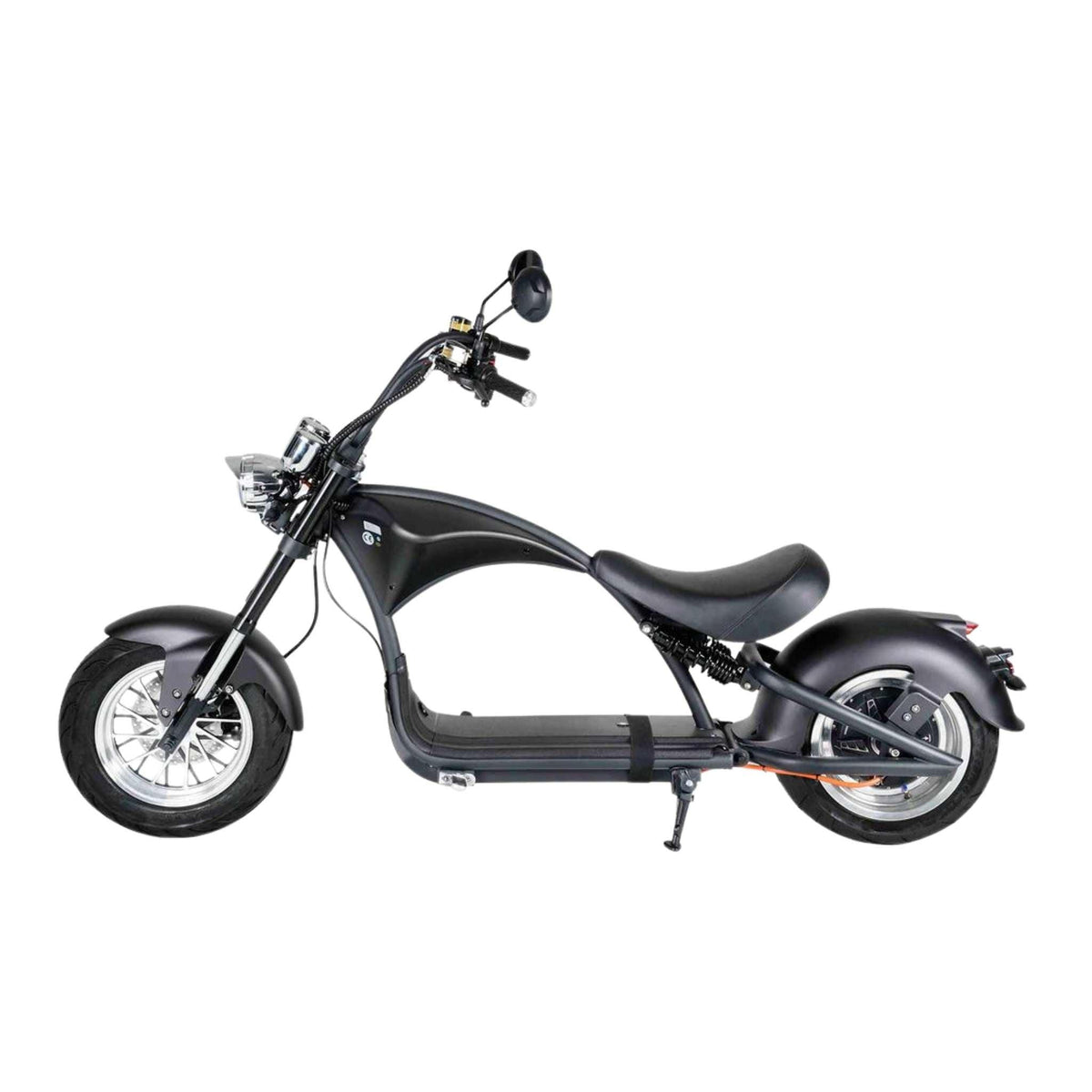Der Mangosteen E-Chopper M1P - 30 Ah Akku, 45 km/h, Stylisch & Praktisch ist in Profilansicht auf weißem Hintergrund mit breiten Reifen, einem geschwungenen Rahmen, niedrigem Sitz und minimalistischem Design abgebildet.