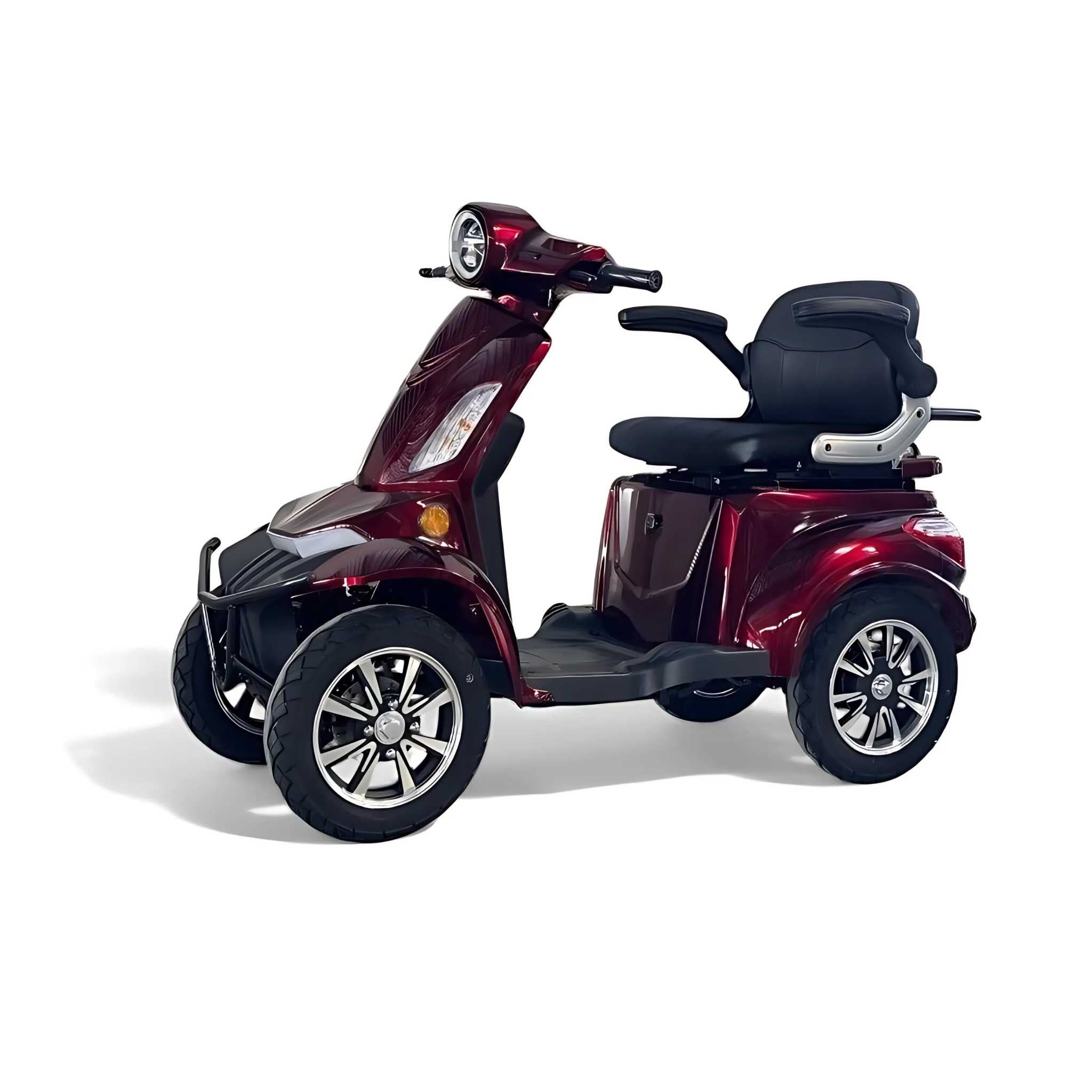Das Trinity ATLAS Elektromobil ist ein roter 4-Rad-Mobilitätsroller mit gepolstertem Sitz, Armlehnen, Frontscheinwerfer, Leichtmetallrädern und austauschbarem Akku für bis zu 144 km Reichweite - ideal für den komfortablen Personentransport mit bis zu 20 km/h.