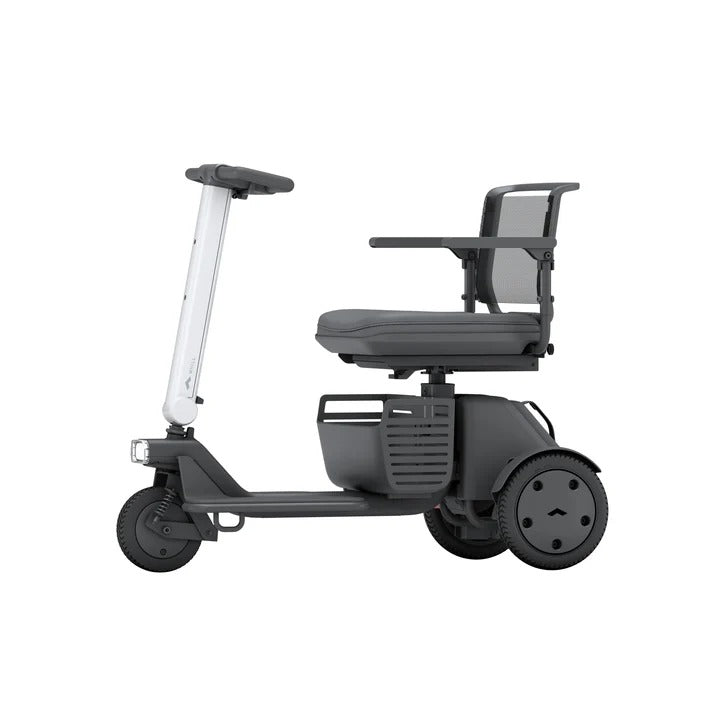 Der Whill WHILL Model R 3-Rad Mobilitätsroller, ein wendiger Seniorenmobilitätshilfe von Whill mit Netzrückenlehne, Armlehnen und flacher Fußstütze - schnell zerlegbar, ideal für mühelose Fortbewegung.