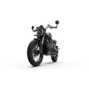 Ein modernes, schwarz-braunes VMOTO SUPER SOCO TC MAX 95 km/h E-Motorrad im Retro-Design ist von vorne links auf weißem Hintergrund abgebildet, wodurch die fortschrittliche Elektrotechnik dieses eleganten Elektro-Motorrad-Designs besonders hervorgehoben wird.