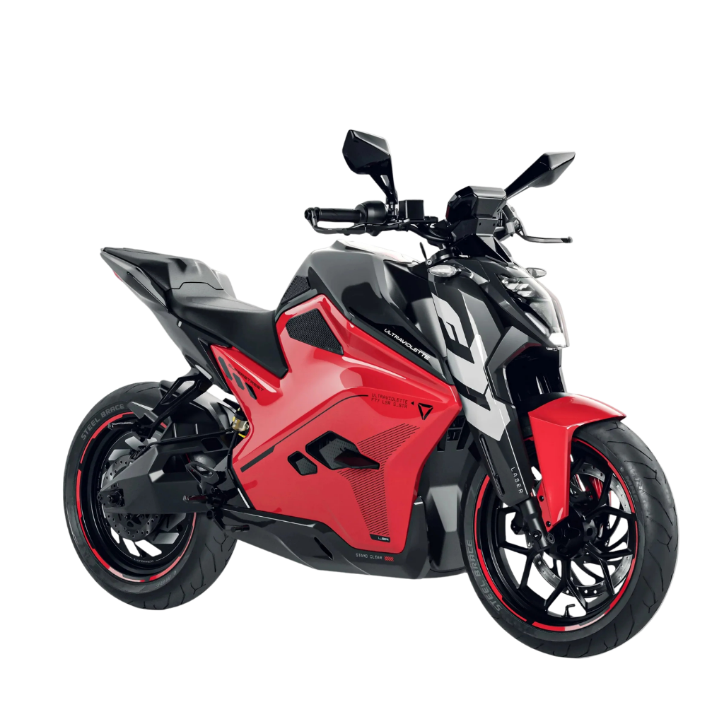 Die „Ultraviolette F77 Superstreet Recon – Sportliches Elektromotorrad“ von Ultraviolette besticht durch ihre kräftigen Farben in Rot und Schwarz, ihr kantiges Design und ihre schlanken Reifen, wodurch sie sich deutlich von einem schlichten weißen Hintergrund abhebt.