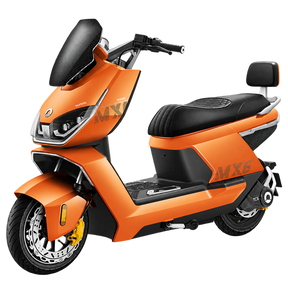 Leuchtend orangefarbener SUNRA Dream 6 NeonRider Elektroroller mit schwarzem Windschutz, Sitz und Rückenlehne.
