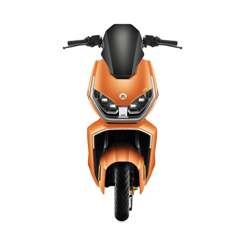 Vorderansicht eines orangefarbenen SUNRA Dream 6 NeonRider-Elektrorollers mit schwarzer Windschutzscheibe und zwei Scheinwerfern.