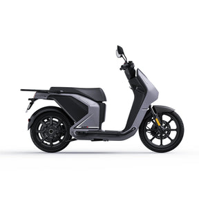 VMOTO CITI Elektroroller in Grau, Seitenansicht – urbaner E-Roller mit 80 km/h, erhältlich bei SONS OF ELECTRICITY, Dortmund, Deutschland