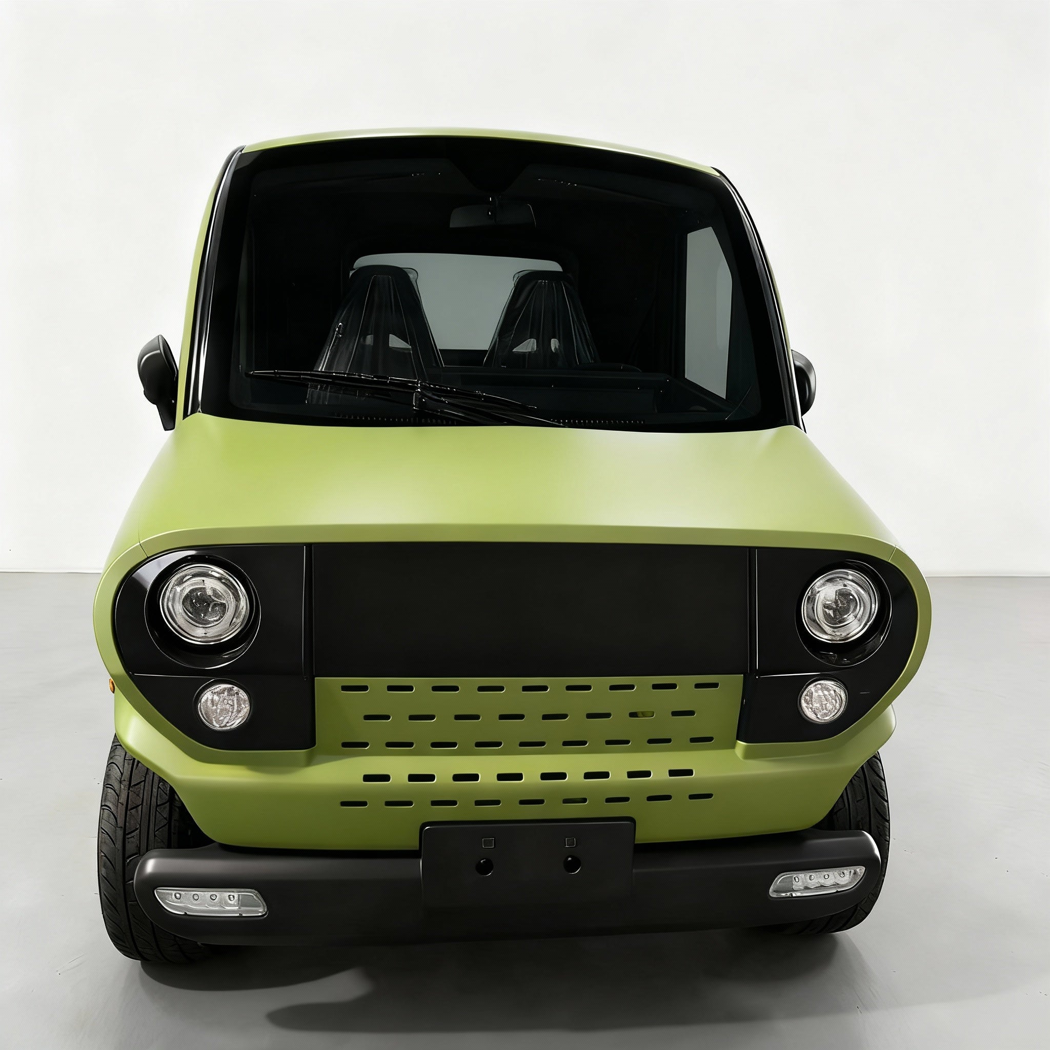 Der City Twister Luqi EV300 Pro Kabinenroller (Facelift Modell 2026) zeigt sich von vorne auf weißem Grund, mit großen runden Scheinwerfern, einem minimalistischen schwarzen Kühlergrill und einem schlanken, kompakten Kleinstwagen-Design für den Alltag (45 km/h).