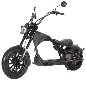 Mangosteen M1P Citycoco E in Mattschwarz-Chopper | 30-Ah-Akku, 45 km/h | MODELL 26 von Mangosteen, ausgestattet mit einem leistungsstarken 2000-Watt-Elektromotor, breitem Vorderreifen, großem Scheinwerfer, geschwungenem Rahmen, Fußstütze und Einzelsitz, fotografiert vor weißem Hintergrund.