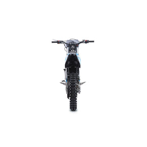 Heckansicht einer Trinity Panthera II: E-Enduro 125 km/h mit 4-Gang-Getriebe und Stollenreifen.