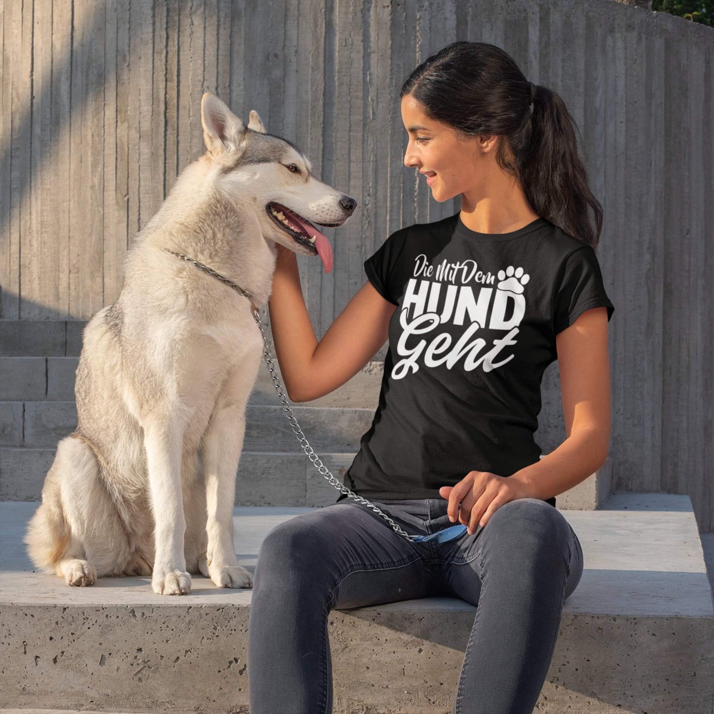 Die mit dem Hund geht Kurzarm Damen Premium T-Shirt Aufdruck
